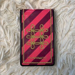 Mac nutcracker sweet peach face compact